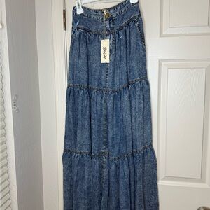 NWT Blue Velvet tiered flowy skirt size small